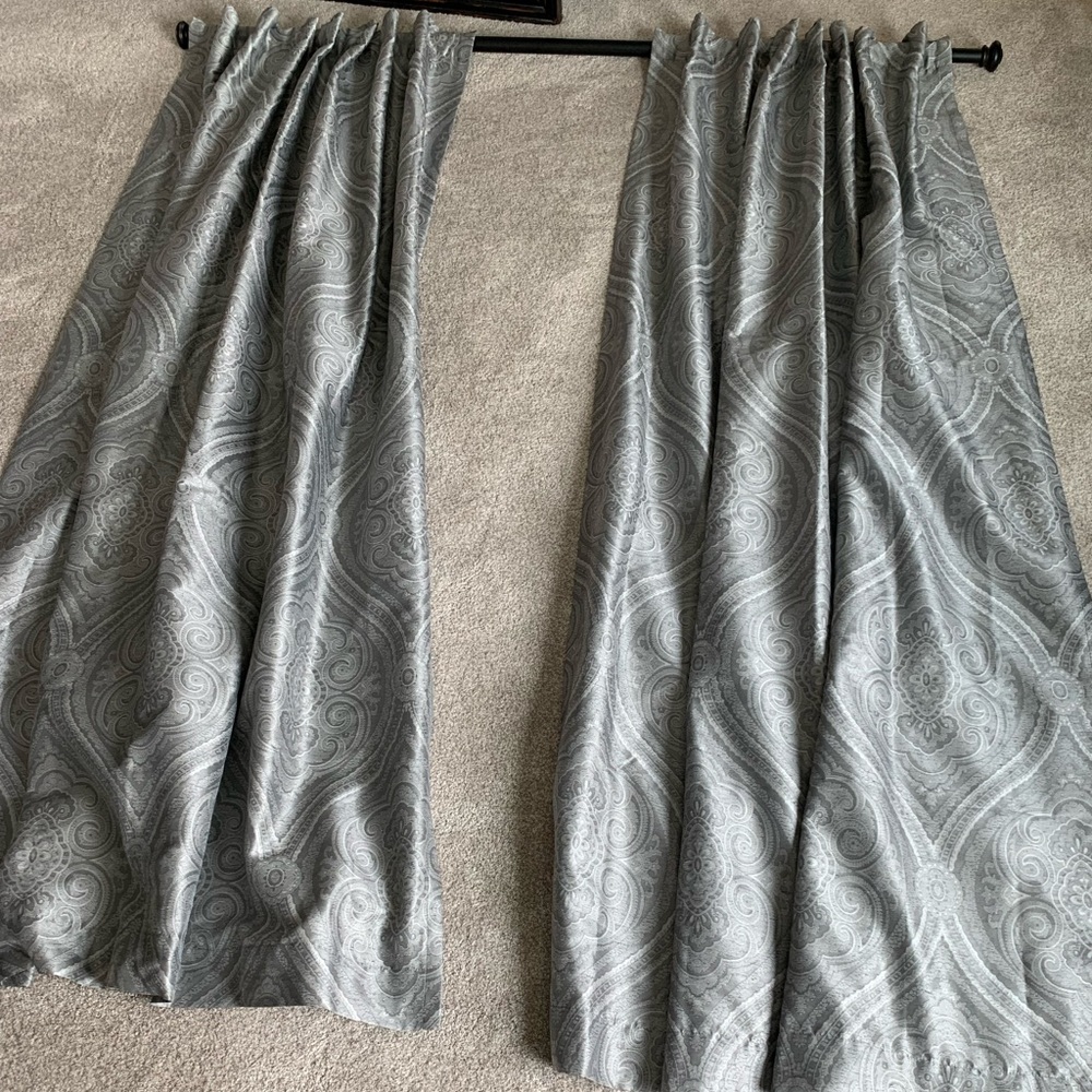3 curtain panels